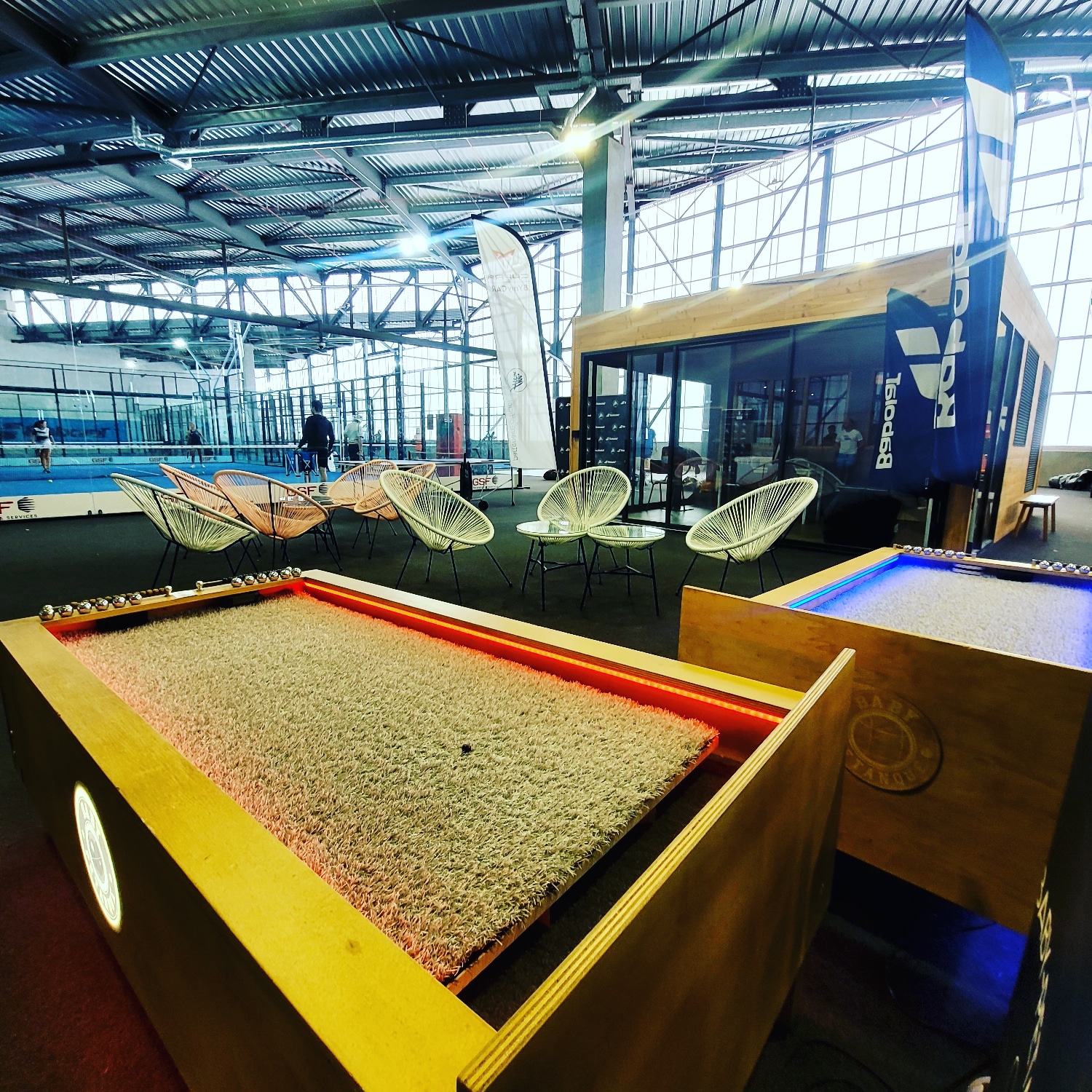 BABY PETANQUE ALL IN PADEL 2023 (2) Baby Pétanque Premium disposé dans un centre de Padel