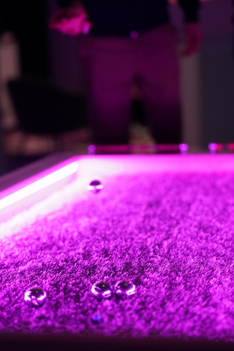 table de baby pétanque jeu de mini pétanque sur table en location pour bureaux et espaces détente entreprises